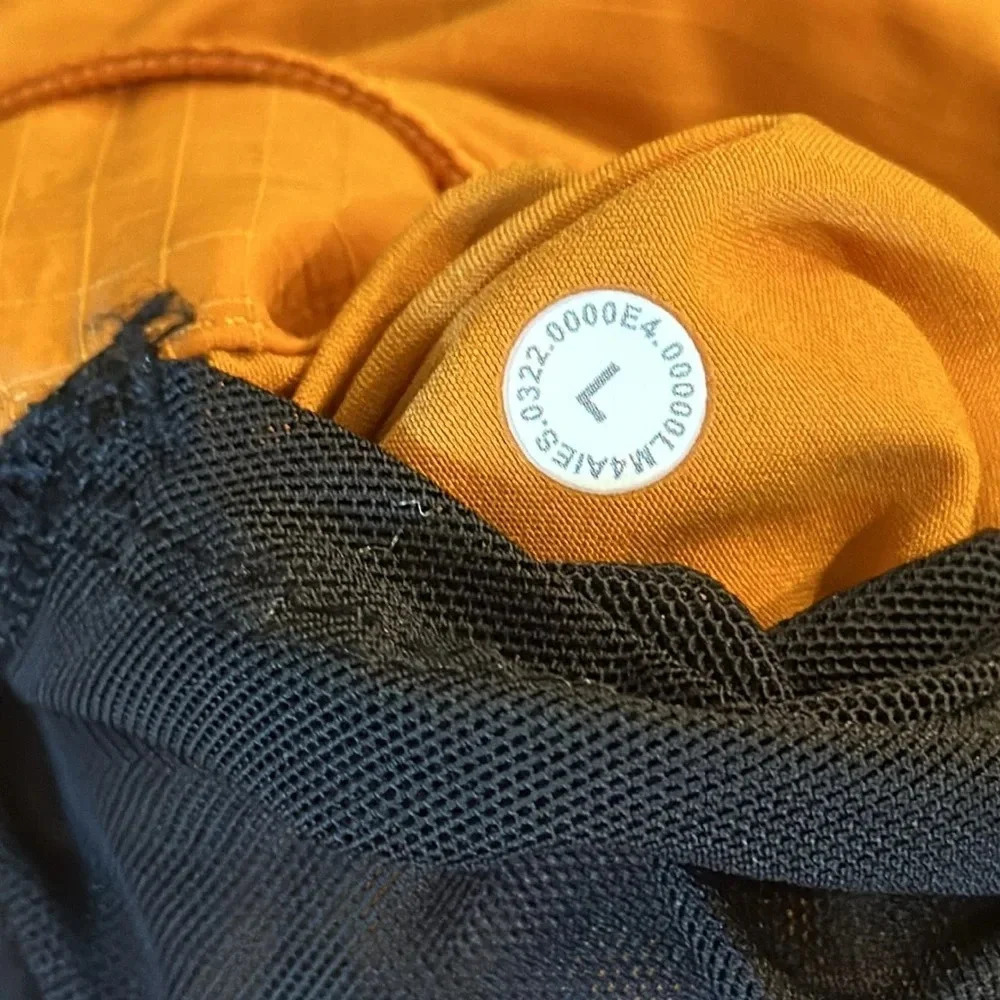 Lululemon sz L Insulated Hiking Vest Autumn Orange, great pre owned condition - Picture 12 of 16